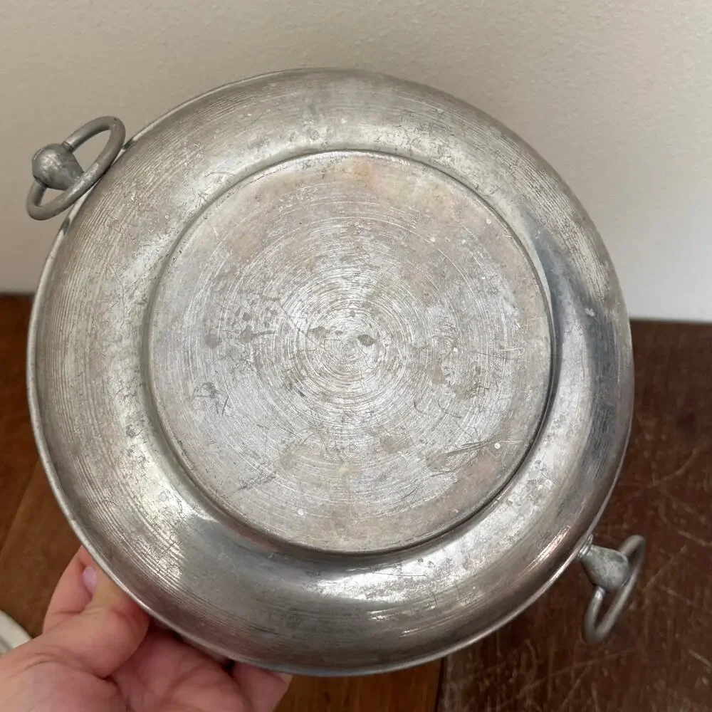 Vintage Hammered Aluminum Casserole Dish & Vintage Pryex 1.5 qt Glass‎ Bowl